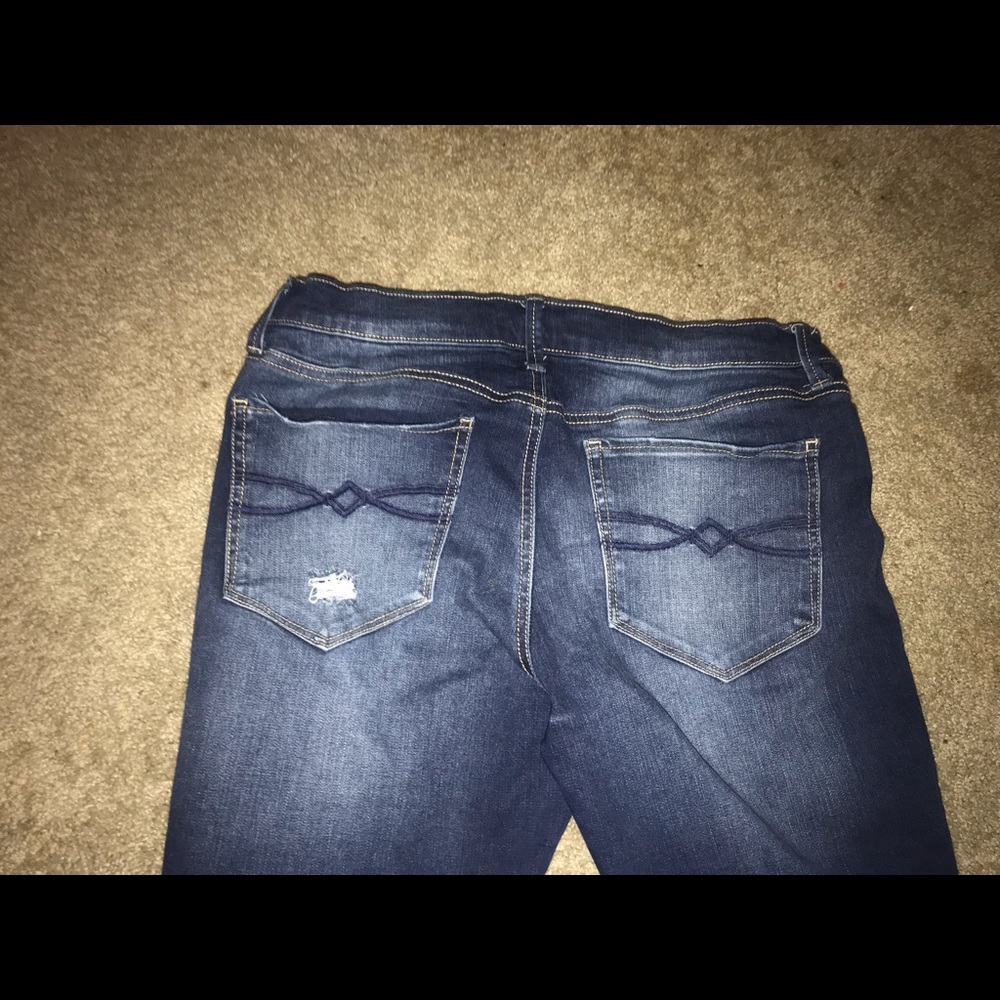 Lost weight cannot fit also too baggy on my legs